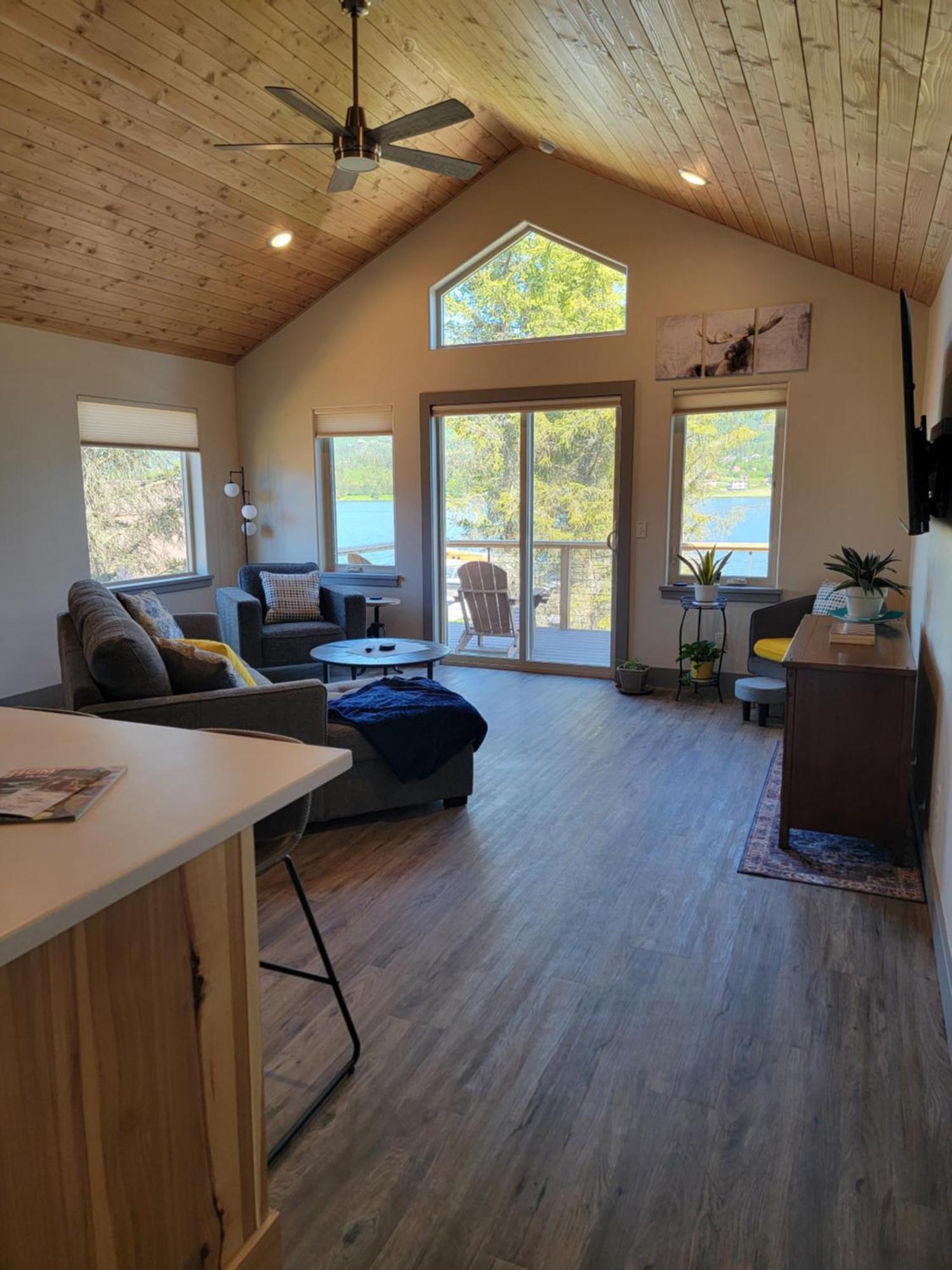 Lakeshore Lodging Suites ホーマー エクステリア 写真