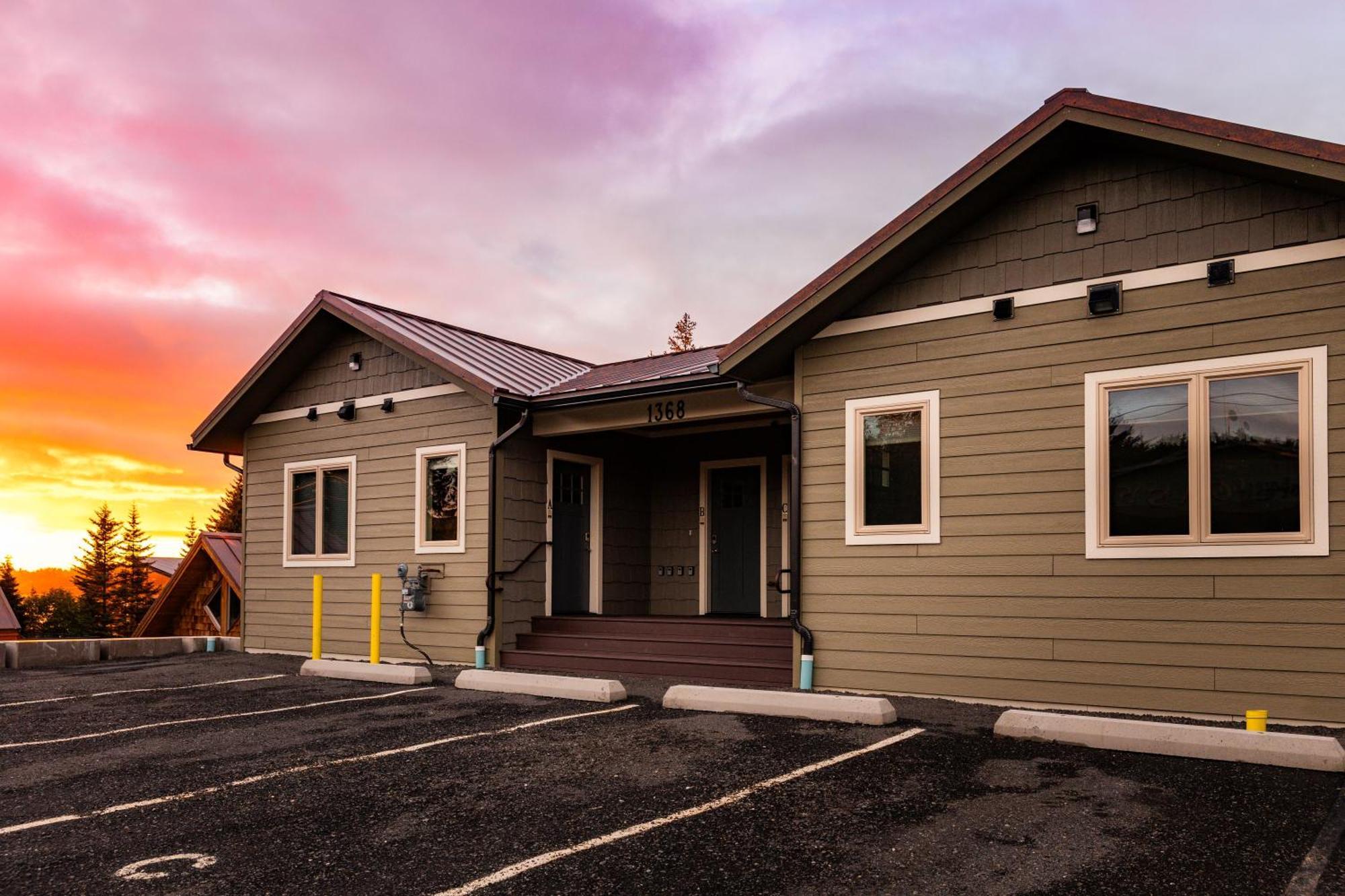 Lakeshore Lodging Suites ホーマー エクステリア 写真